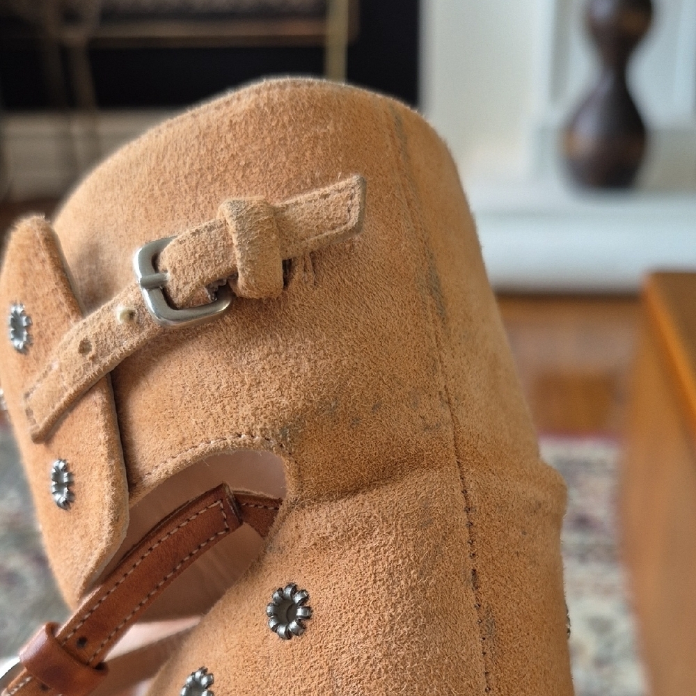 HOSS INTROPIA Elegant Tan Platform Heels - Picture 8 of 9